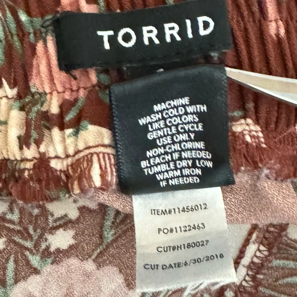 Torrid Wide Leg Pant Size 1X Crepe Floral Self Tie Belt Pockets Stretch - Picture 8 of 9